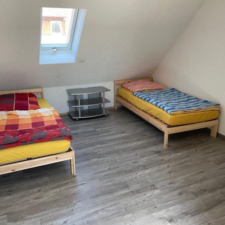 Haus Dambacher - Arbeiter-Monteurzimmer Nuertingen Ngoại thất bức ảnh