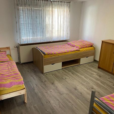 Haus Dambacher - Arbeiter-Monteurzimmer Nuertingen Ngoại thất bức ảnh