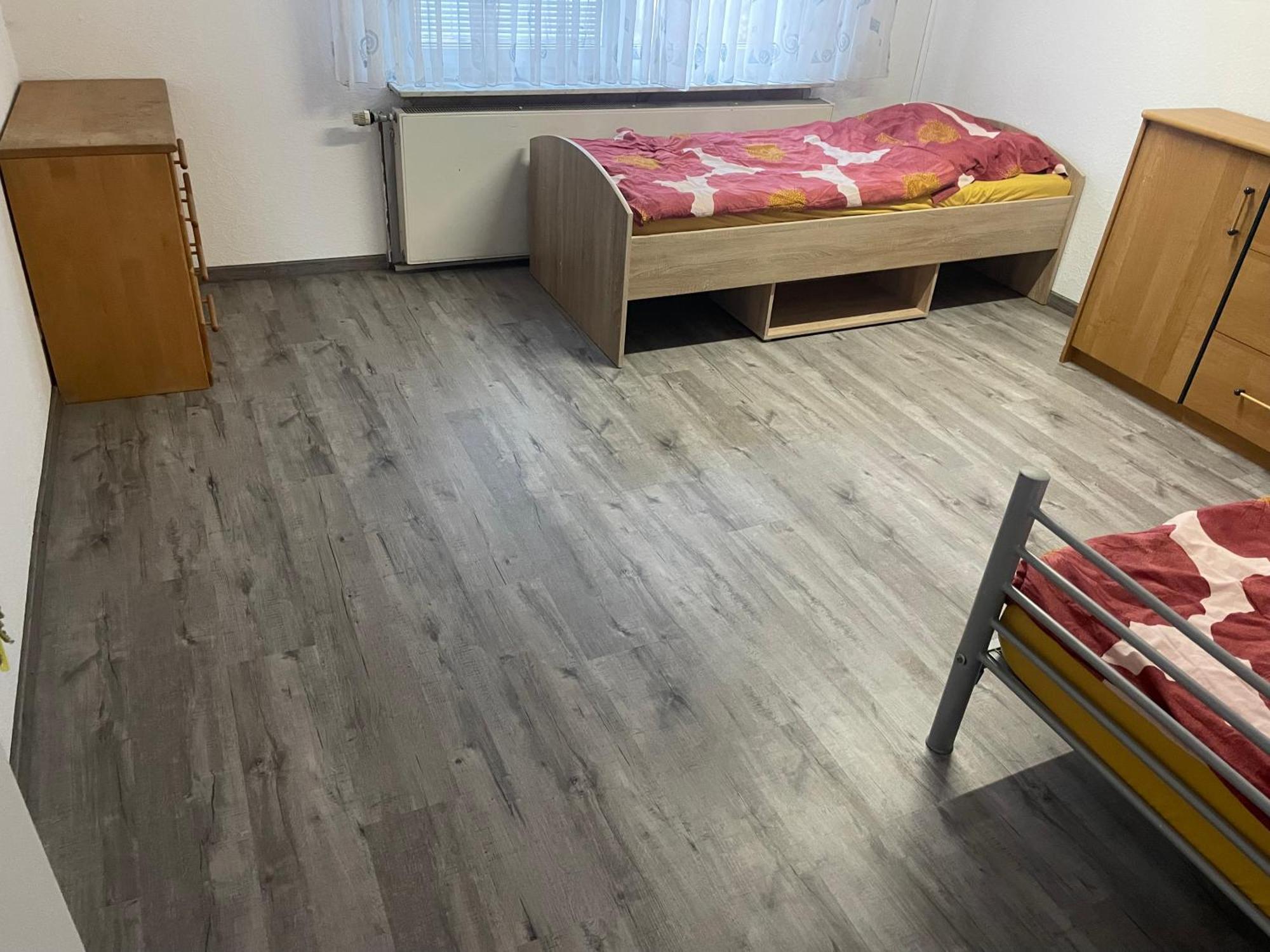 Haus Dambacher - Arbeiter-Monteurzimmer Nuertingen Ngoại thất bức ảnh